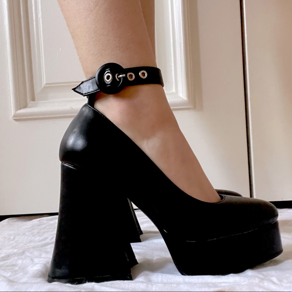 La Moda Platform Mary Jane Heels